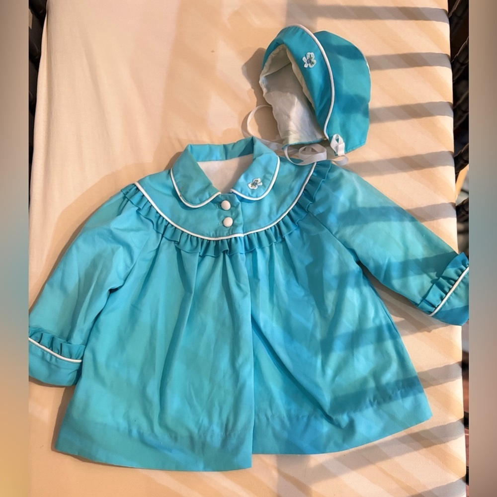 Vintage 1970s Baby Dress & Bonnet Set | Made in USA peterpan collo